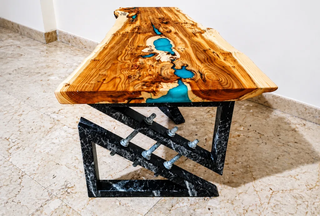 Tavolo in legno e resina su misura Torino