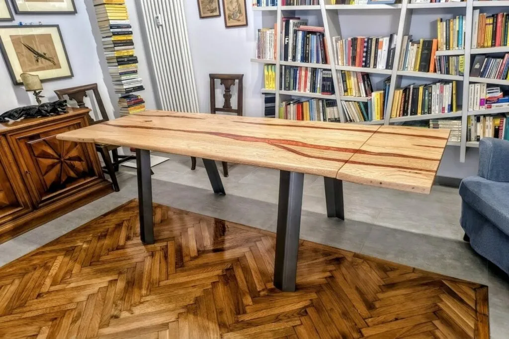 Tavolo in legno e resina su misura a Torino