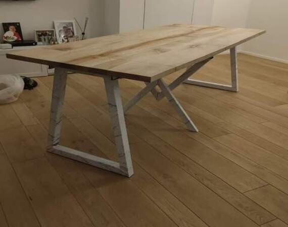 Tavoli in legno e resina su misura realizzati a Torino: progetto CN’C Design