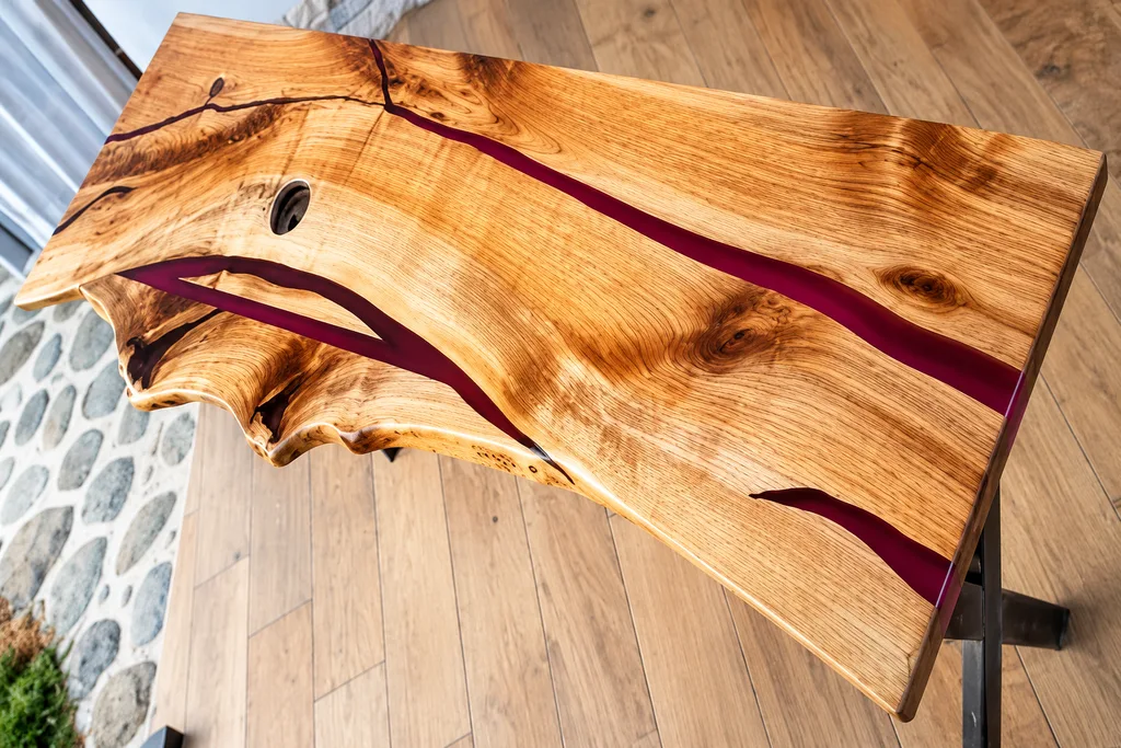 Top lavabo su misura in legno massello e resina bordeaux