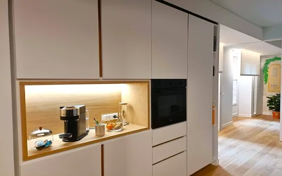 Cucina e arredamento su misura realizzati in falegnameria artigianalmente